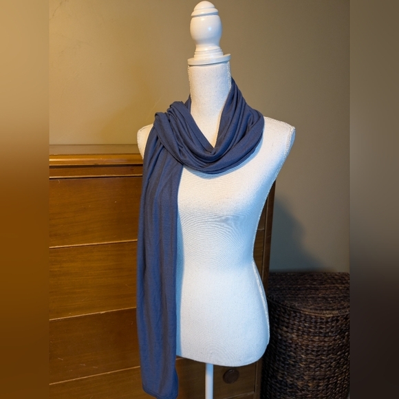 Gap Long Periwinkle Softy Rayon/Lyocell Rectangle Scarf - Picture 1 of 9